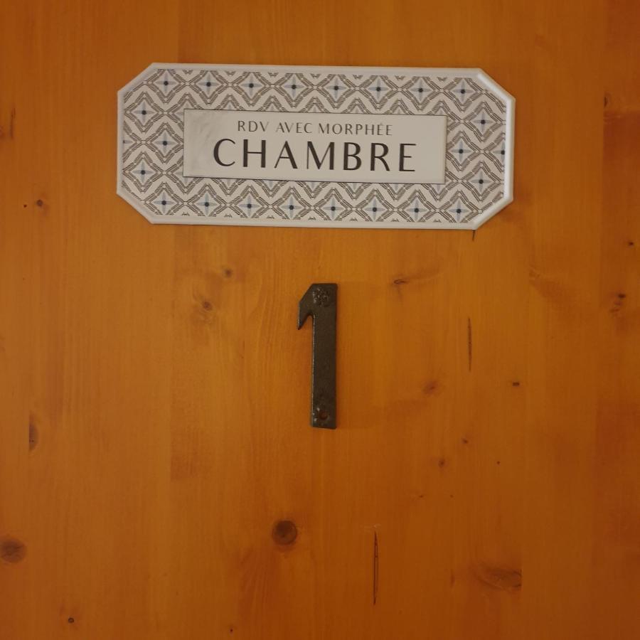 Bed and Breakfast 4 Safraniers à Sillans-la-Cascade Chambre photo